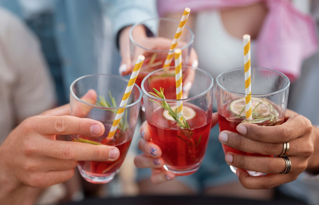 Les meilleures recettes de cocktails et mocktails pour un apéro entre amis - 1